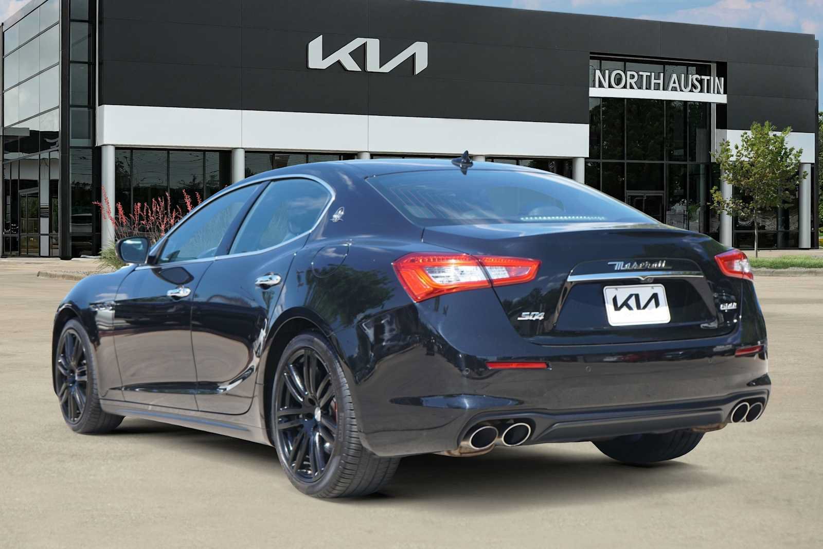 Used 2019 Maserati Ghibli S Q4 AWD/4WD image 3