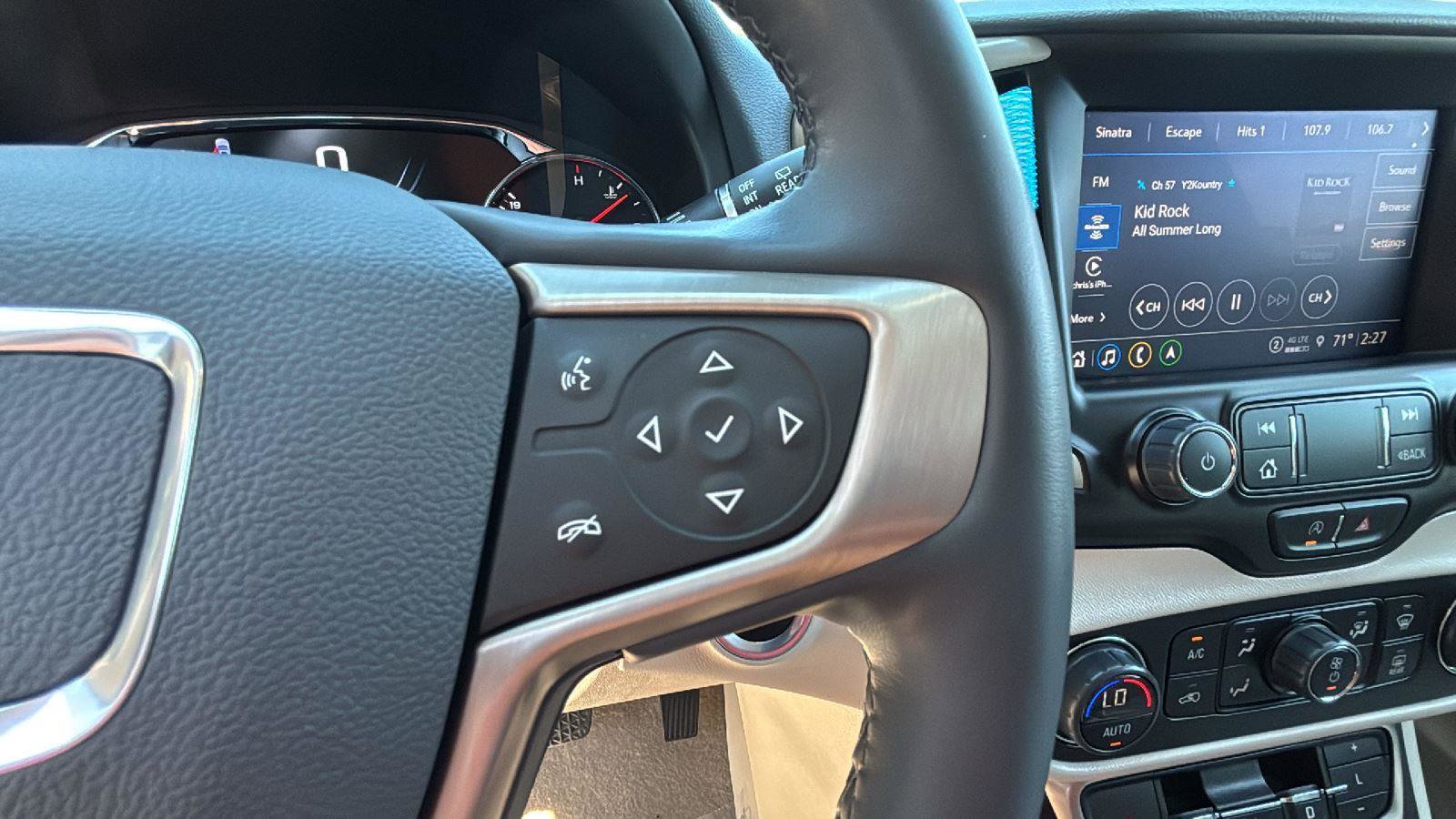 Used 2023 GMC Terrain Denali w/ Denali Premium Package AWD/4WD image 16