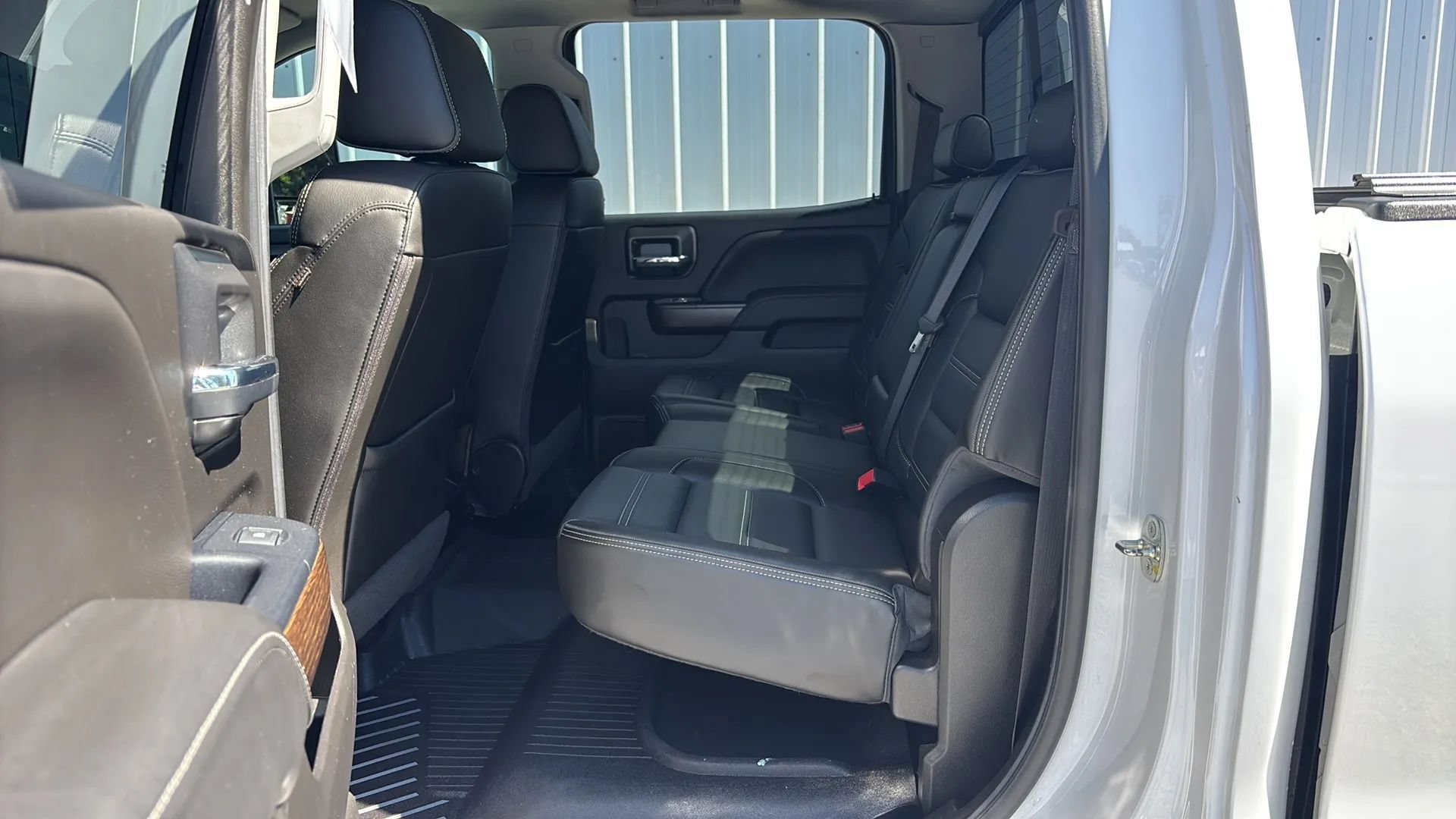 Used 2018 GMC Sierra 3500 Denali w/ Duramax Plus Package AWD/4WD image 19