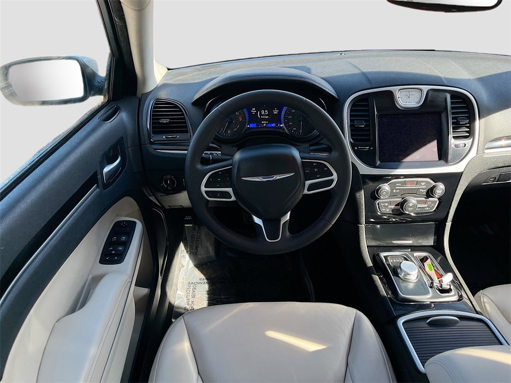 Used 2023 Chrysler 300 Touring L image 23