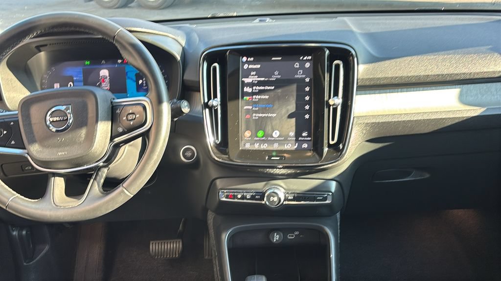 Certified 2025 Volvo XC40 B5 Core w/ Climate Package AWD/4WD image 5