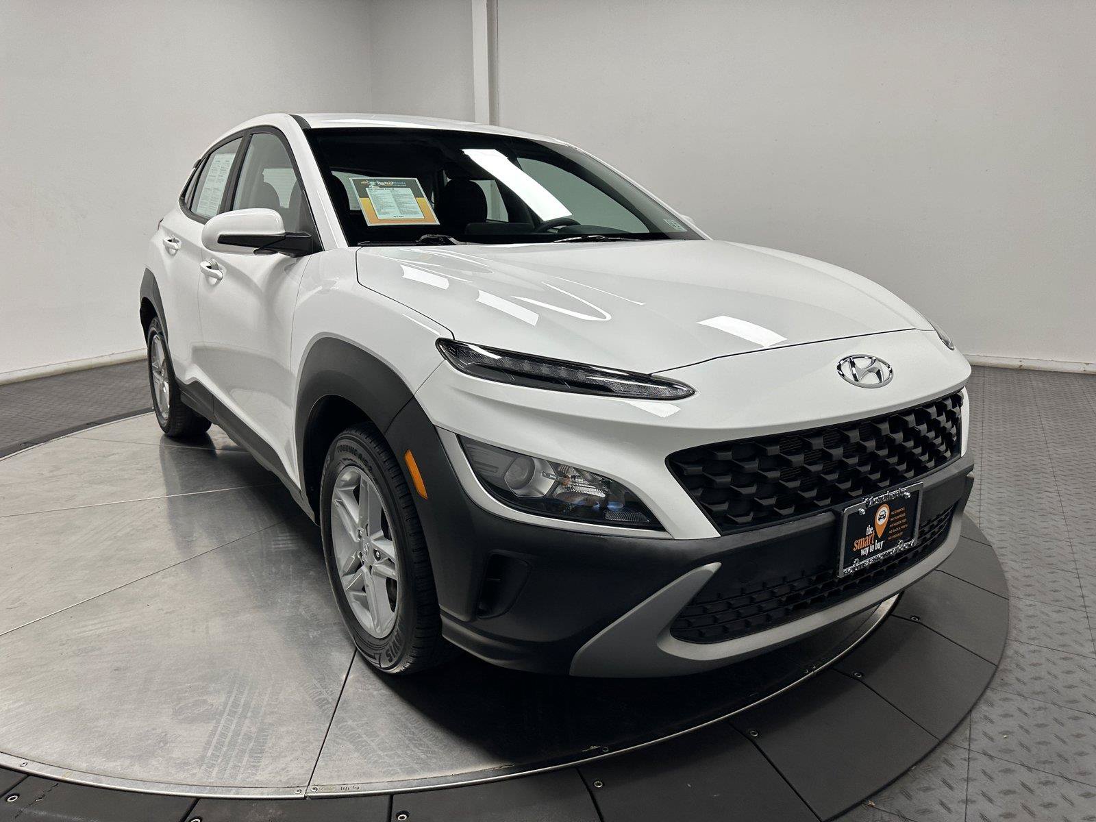 Used 2022 Hyundai Kona SE w/ Cargo Package AWD/4WD image 2