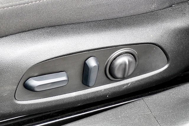 Used 2025 Chevrolet Malibu RS FWD image 23