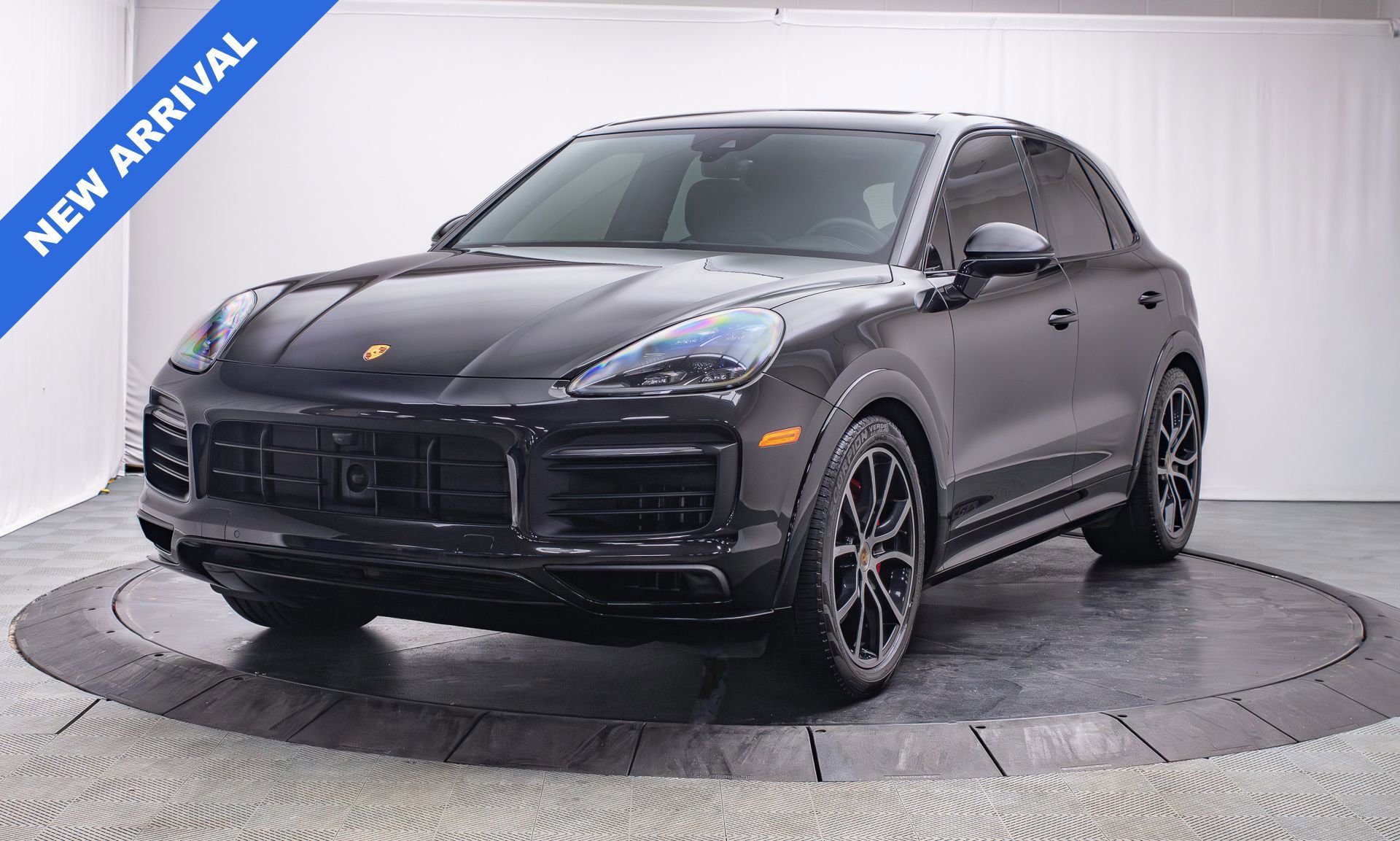 Used 2021 Porsche Cayenne GTS image 6