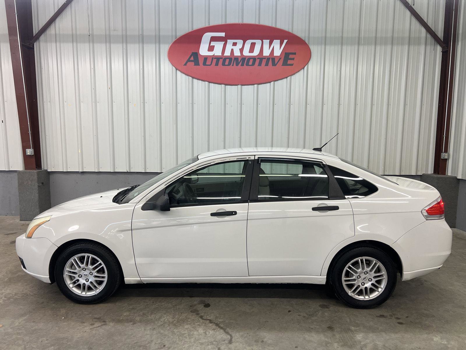 Used 2010 Ford Focus SE image 15