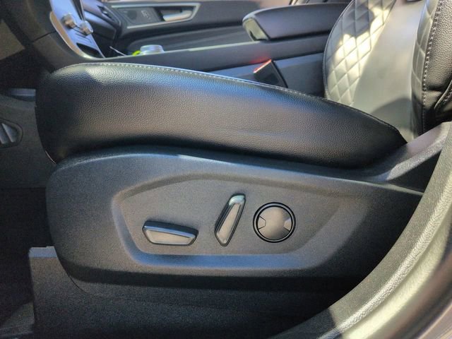 Used 2024 Ford Edge Titanium image 23