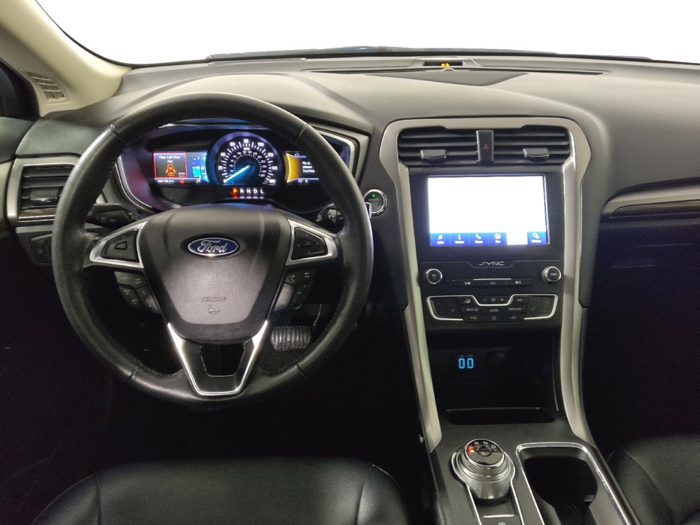 Used 2020 Ford Fusion SEL FWD image 22