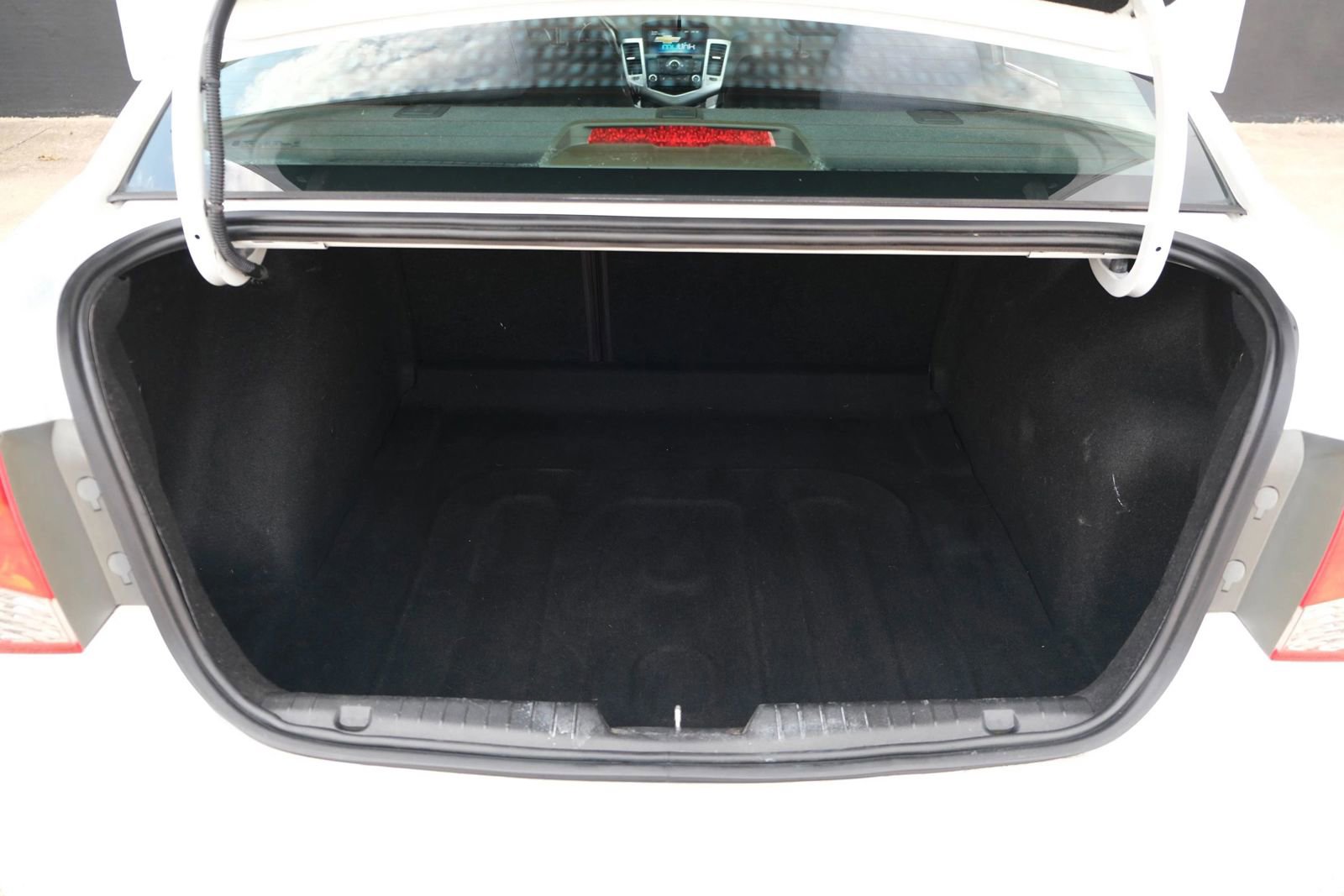 Used 2015 Chevrolet Cruze LT w/ Enhanced Safety Package FWD image 27