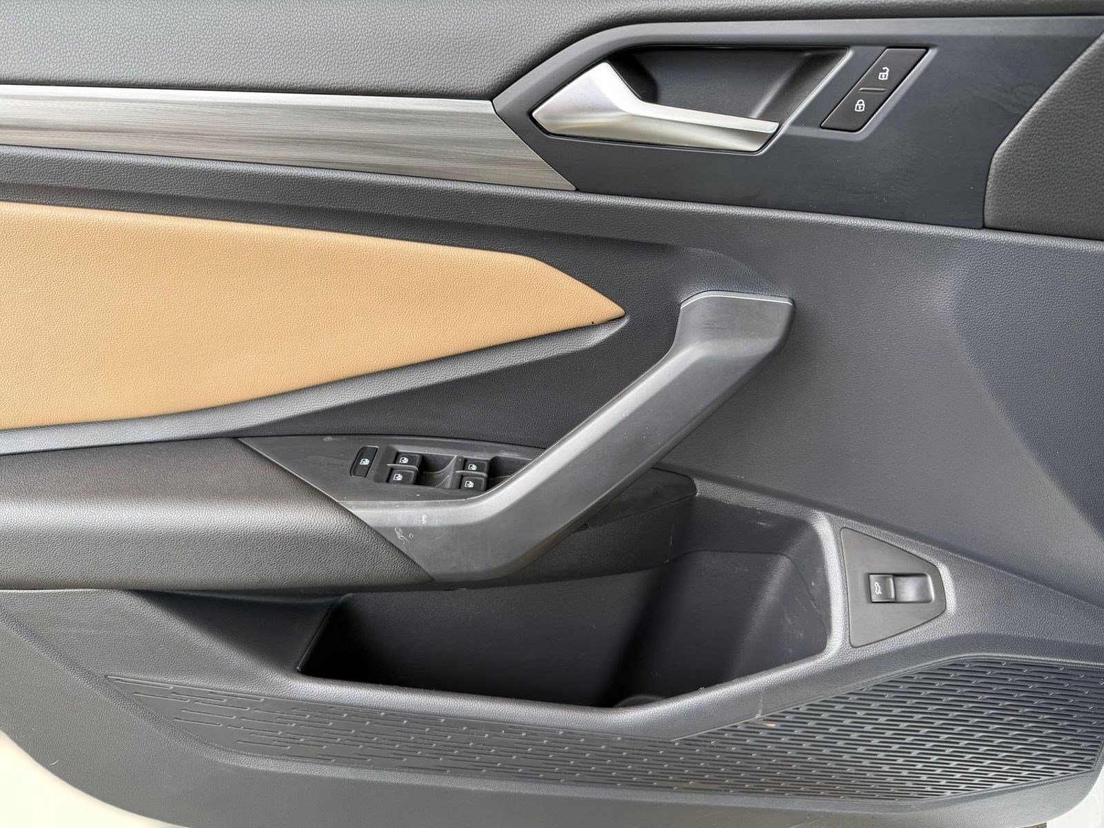 Used 2019 Volkswagen Jetta SEL image 25