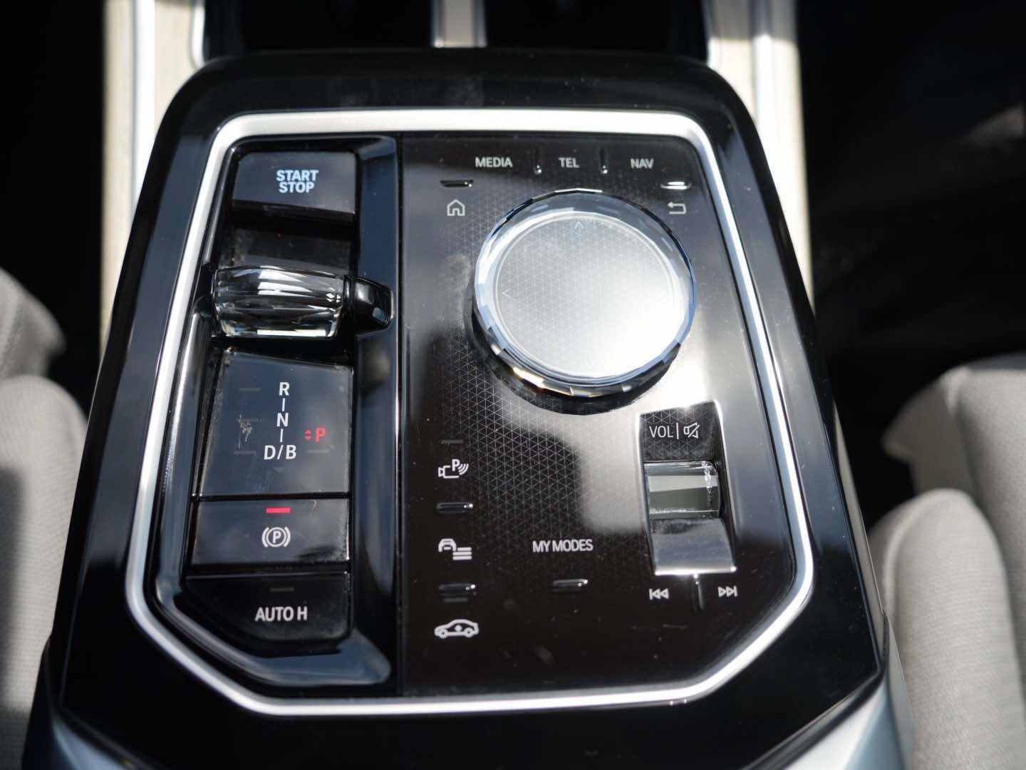Used 2025 BMW i7 M70 AWD/4WD image 22