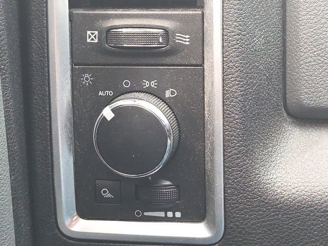 Used 2018 RAM 1500 Classic SLT AWD/4WD image 21
