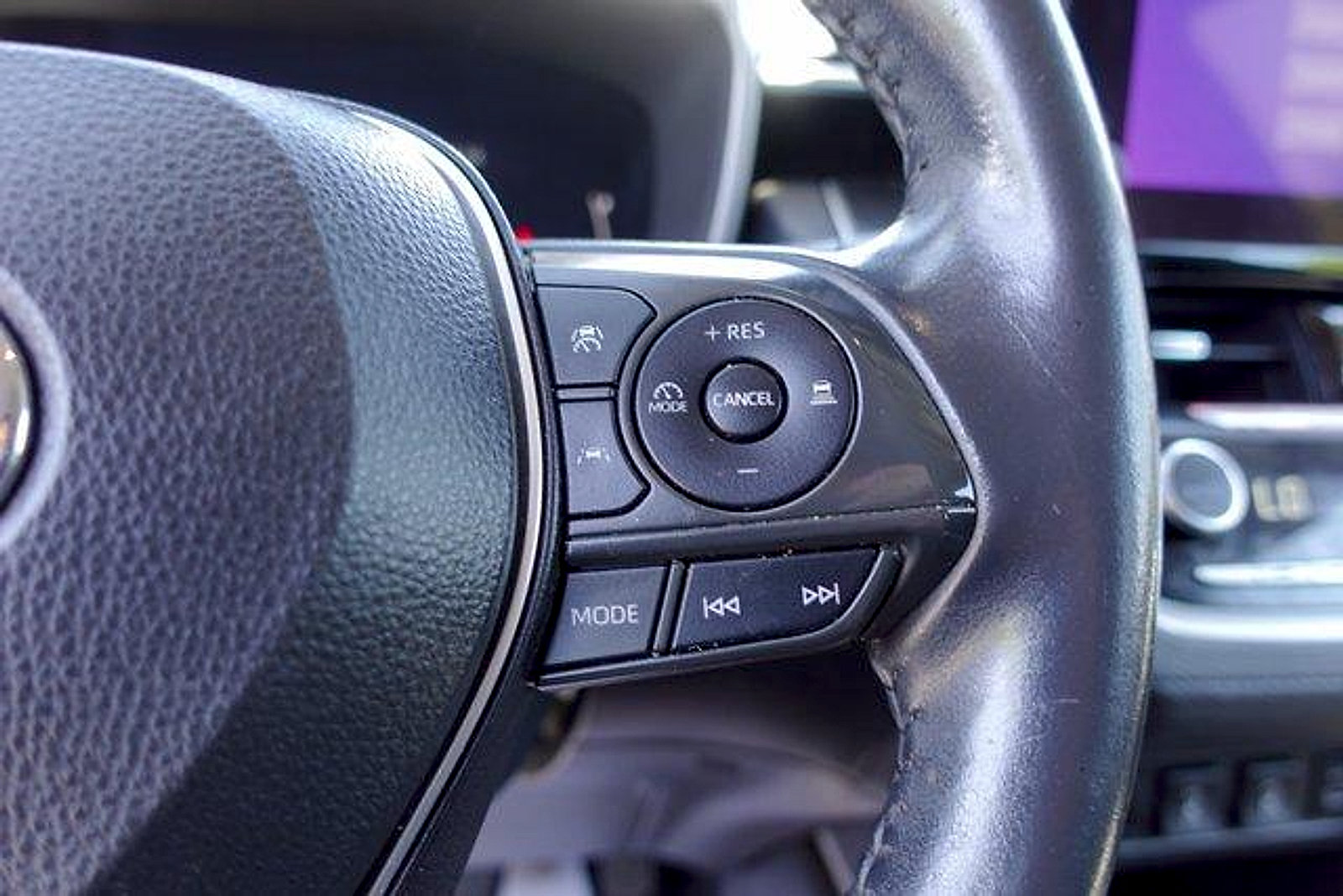 Certified 2023 Toyota Corolla Cross XLE FWD image 17