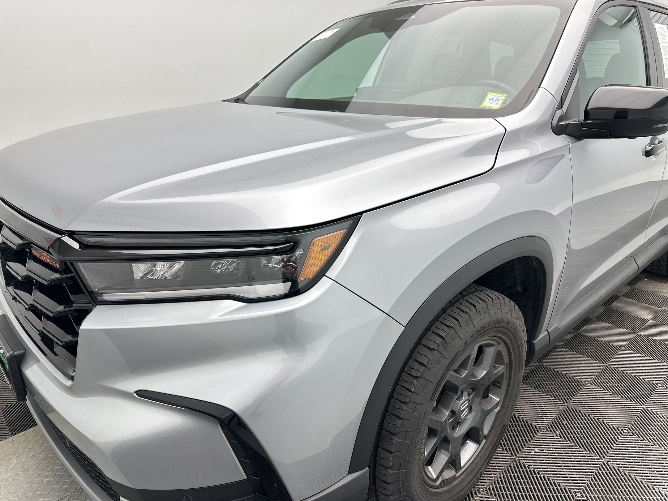 Used 2025 Honda Pilot TrailSport image 25