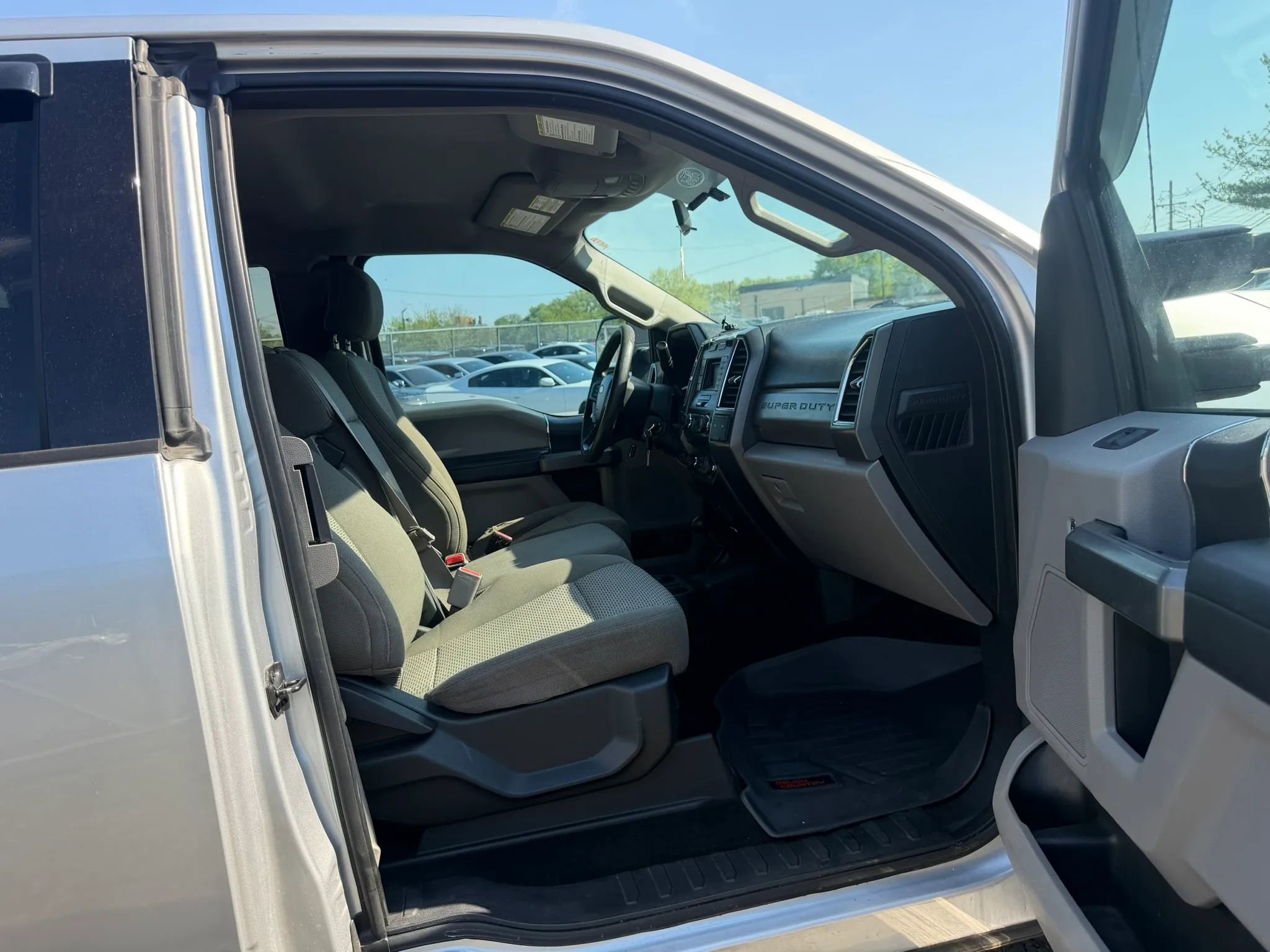 Used 2017 Ford F250 XLT AWD/4WD image 30
