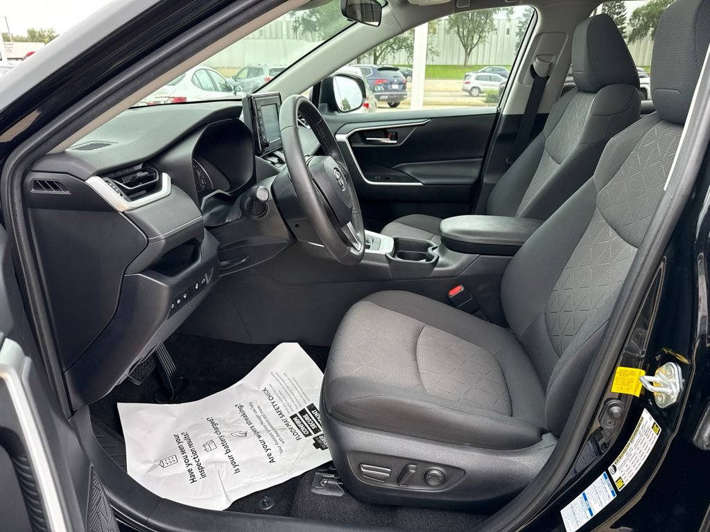Used 2020 Toyota RAV4 XLE w/ Convenience Package AWD/4WD image 7