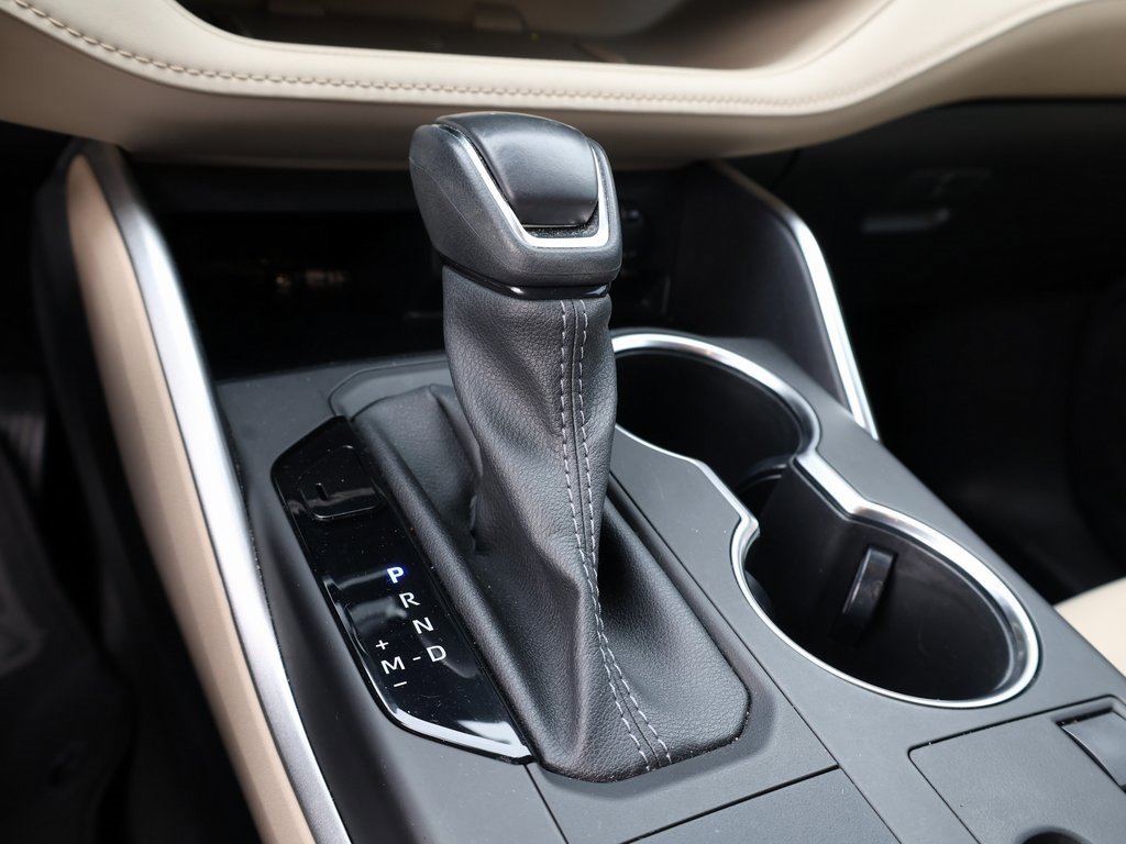 Used 2023 Toyota Highlander XLE image 27