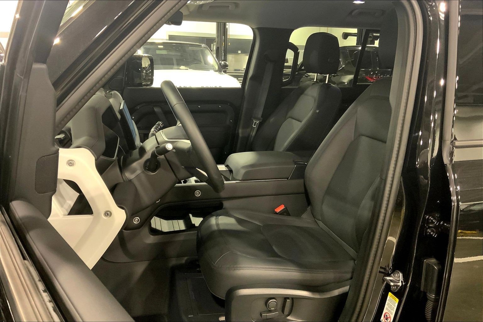 Used 2025 Land Rover Defender 110 S image 7