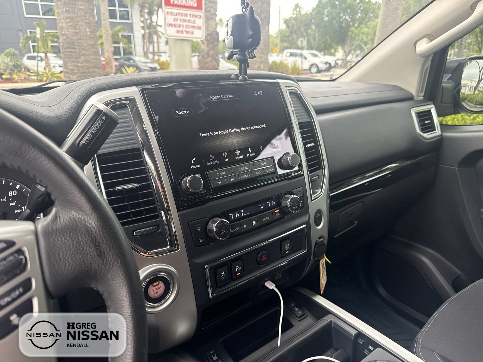 Used 2021 Nissan Titan SV w/ SV Convenience Package RWD image 7
