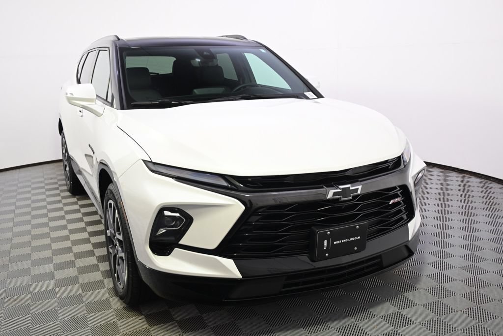 Used 2024 Chevrolet Blazer RS w/ Driver Confidence II Package AWD/4WD image 9