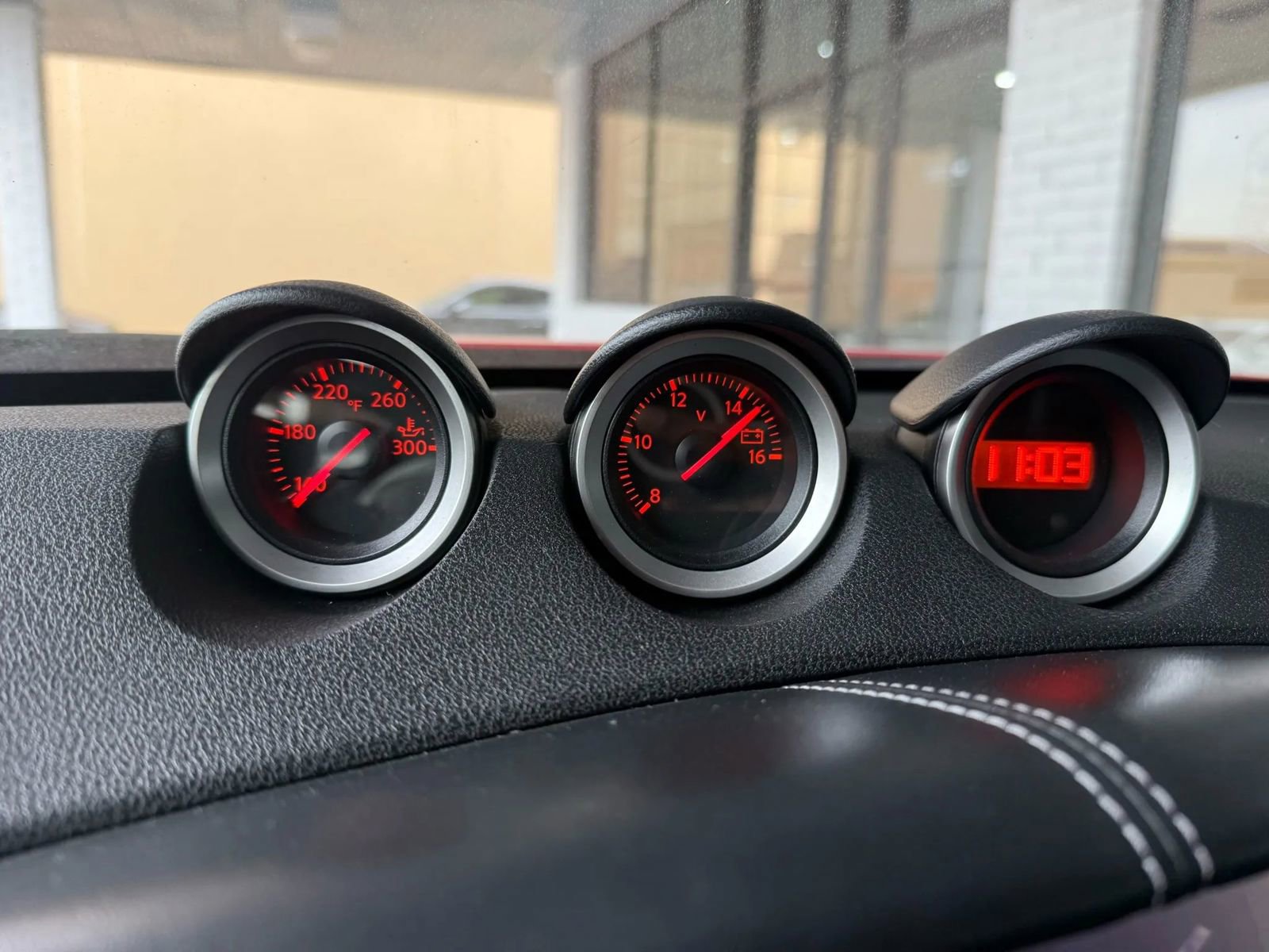 Used 2015 Nissan 370Z Touring Sport image 28