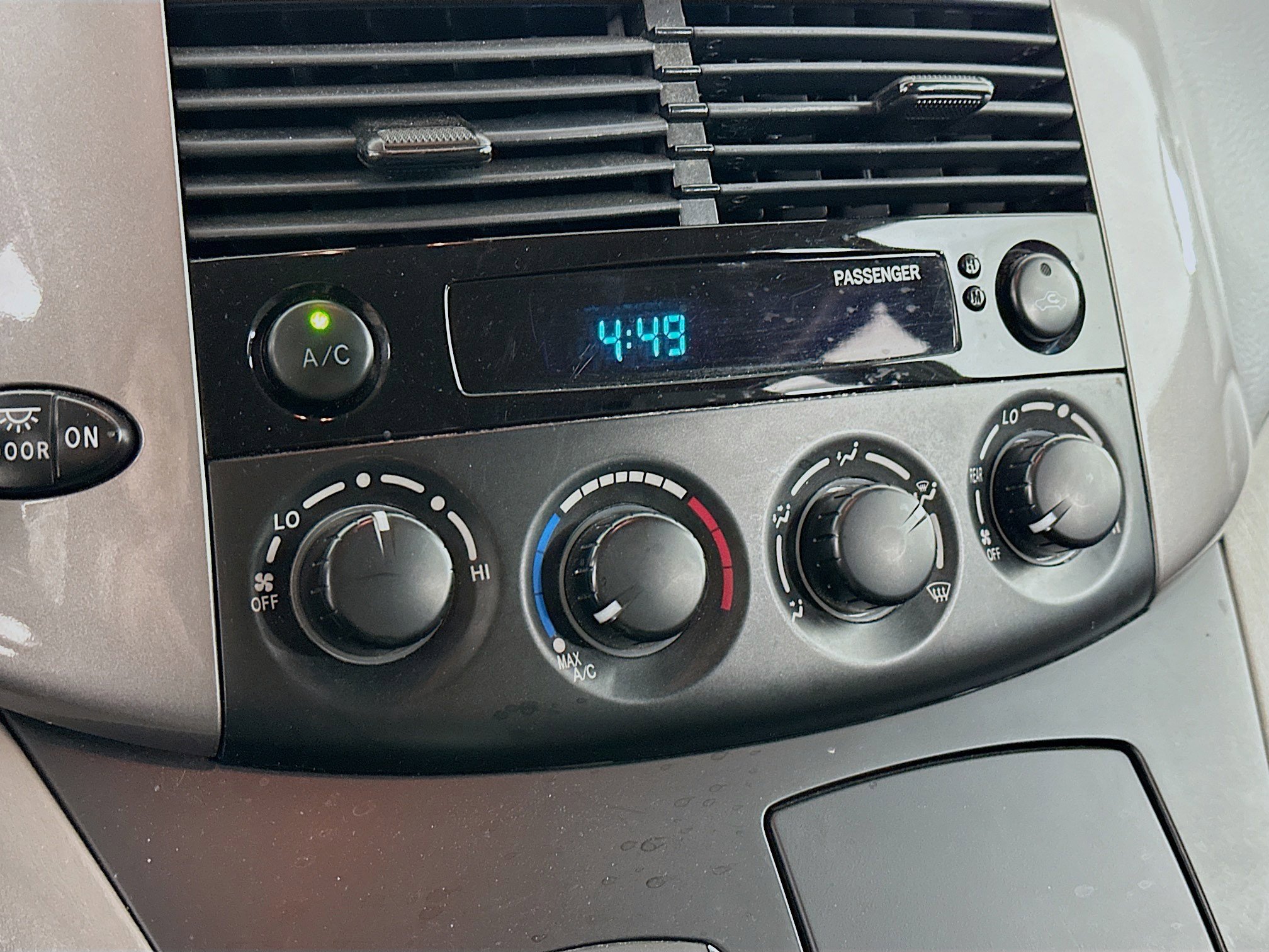 Used 2009 Toyota Sienna CE FWD image 22