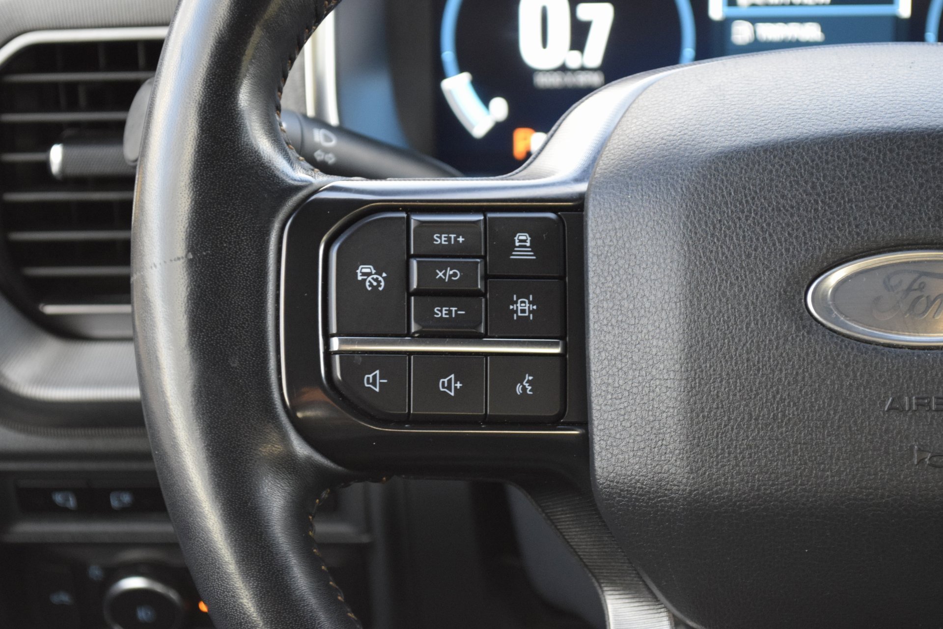 Certified 2022 Ford F150 Platinum w/ Equipment Group 701A High image 12