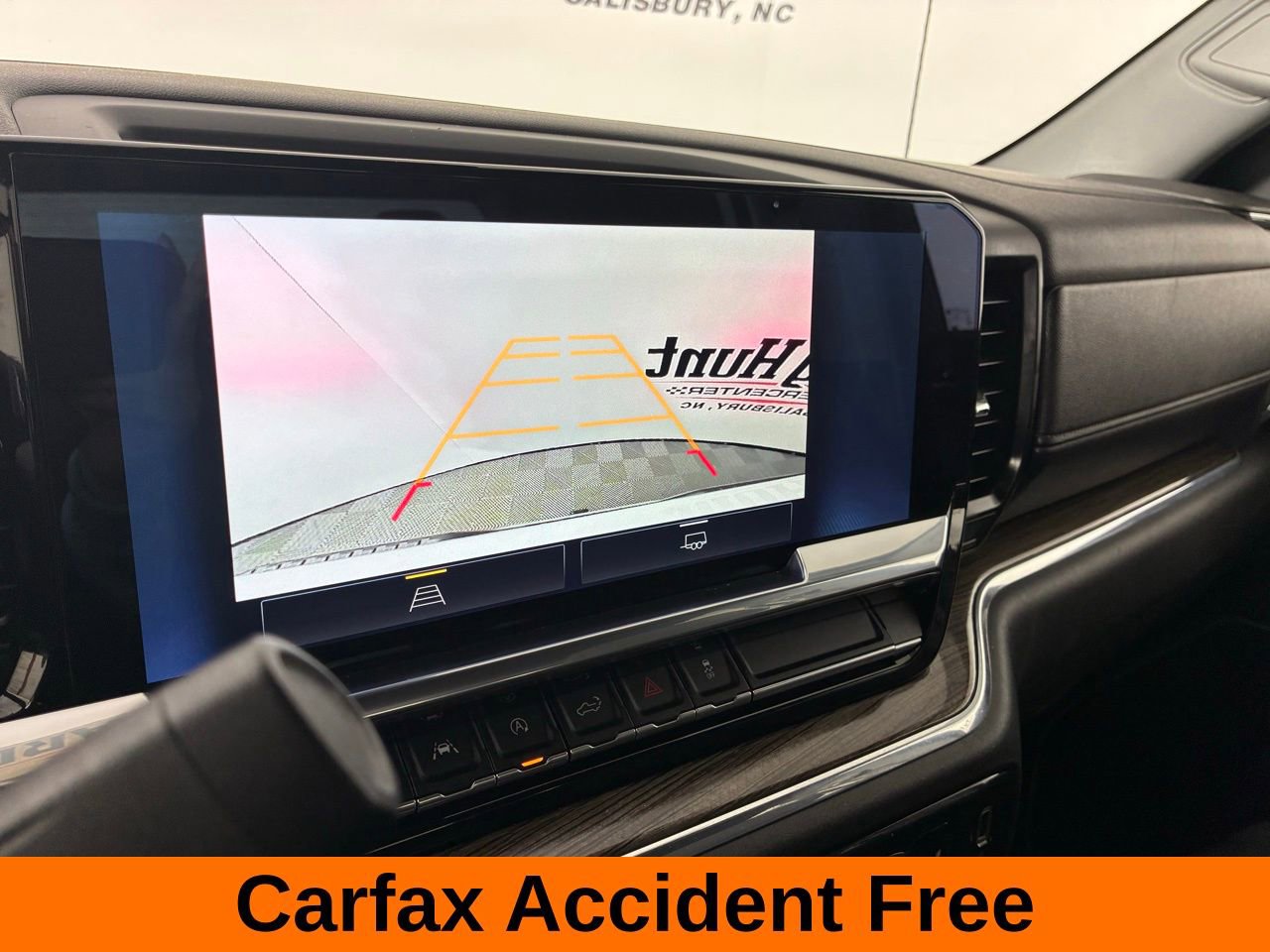 Used 2023 Chevrolet Silverado 1500 LT image 3