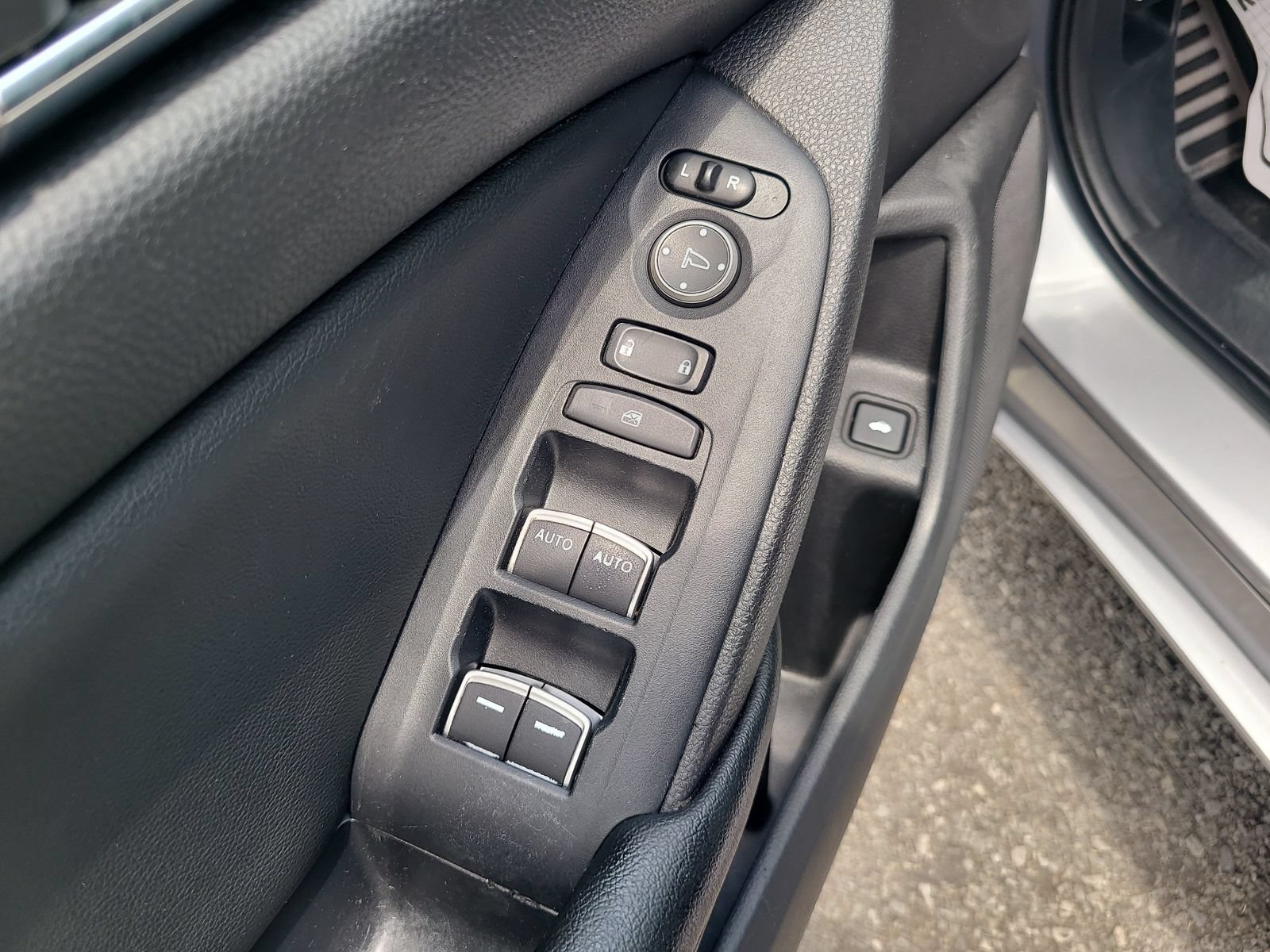 Used 2020 Honda Accord Sport image 11