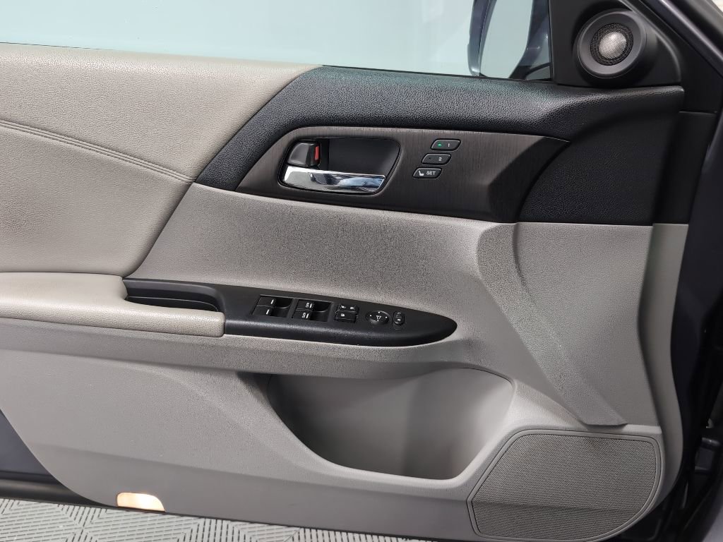 Used 2015 Honda Accord EX-L image 22