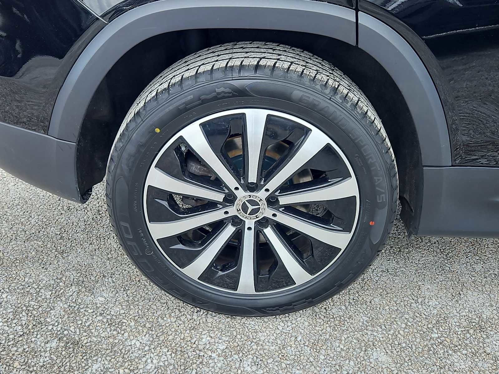 Used 2022 Mercedes-Benz GLB 250 4MATIC image 9