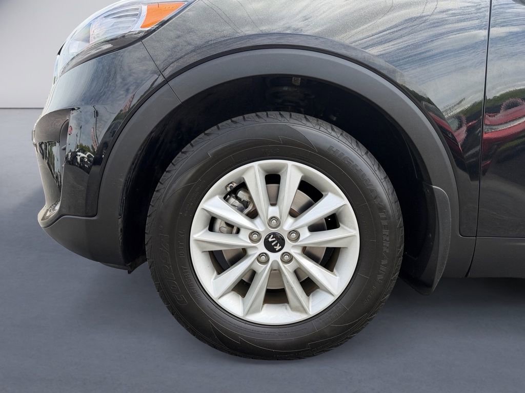 Used 2019 Kia Sorento L FWD image 9