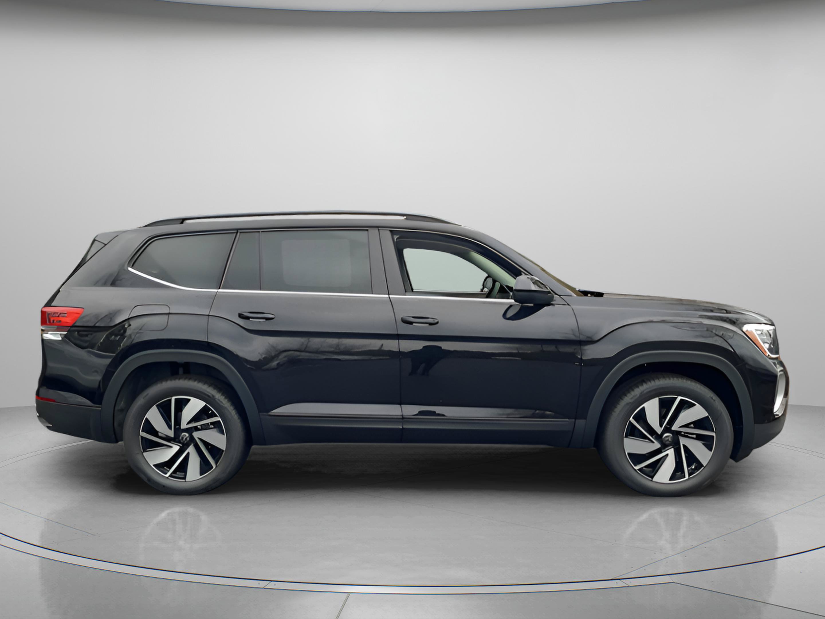 New 2026 Volkswagen Atlas SE FWD image 6