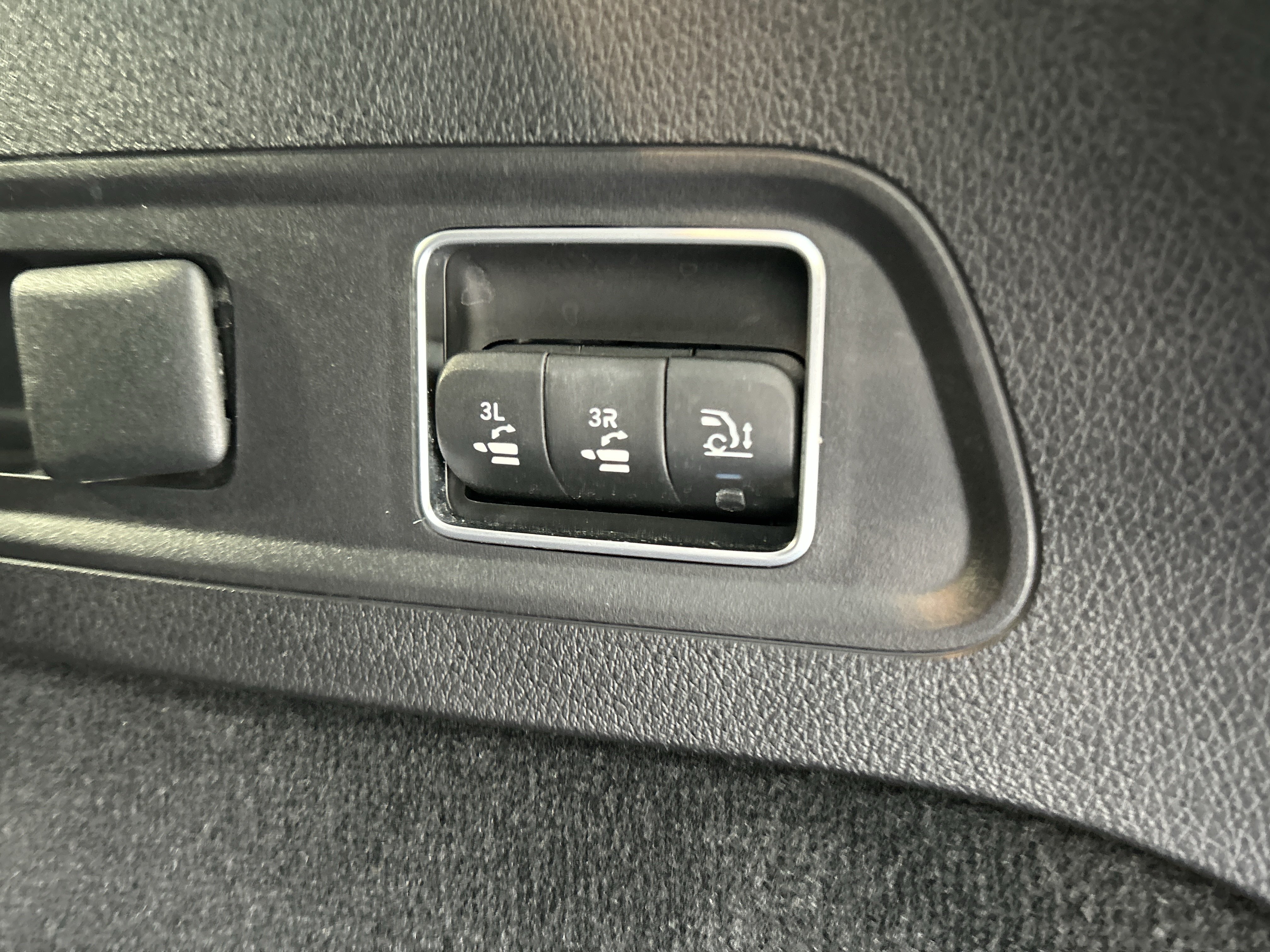 Certified 2024 Mercedes-Benz GLS 580 4MATIC image 12