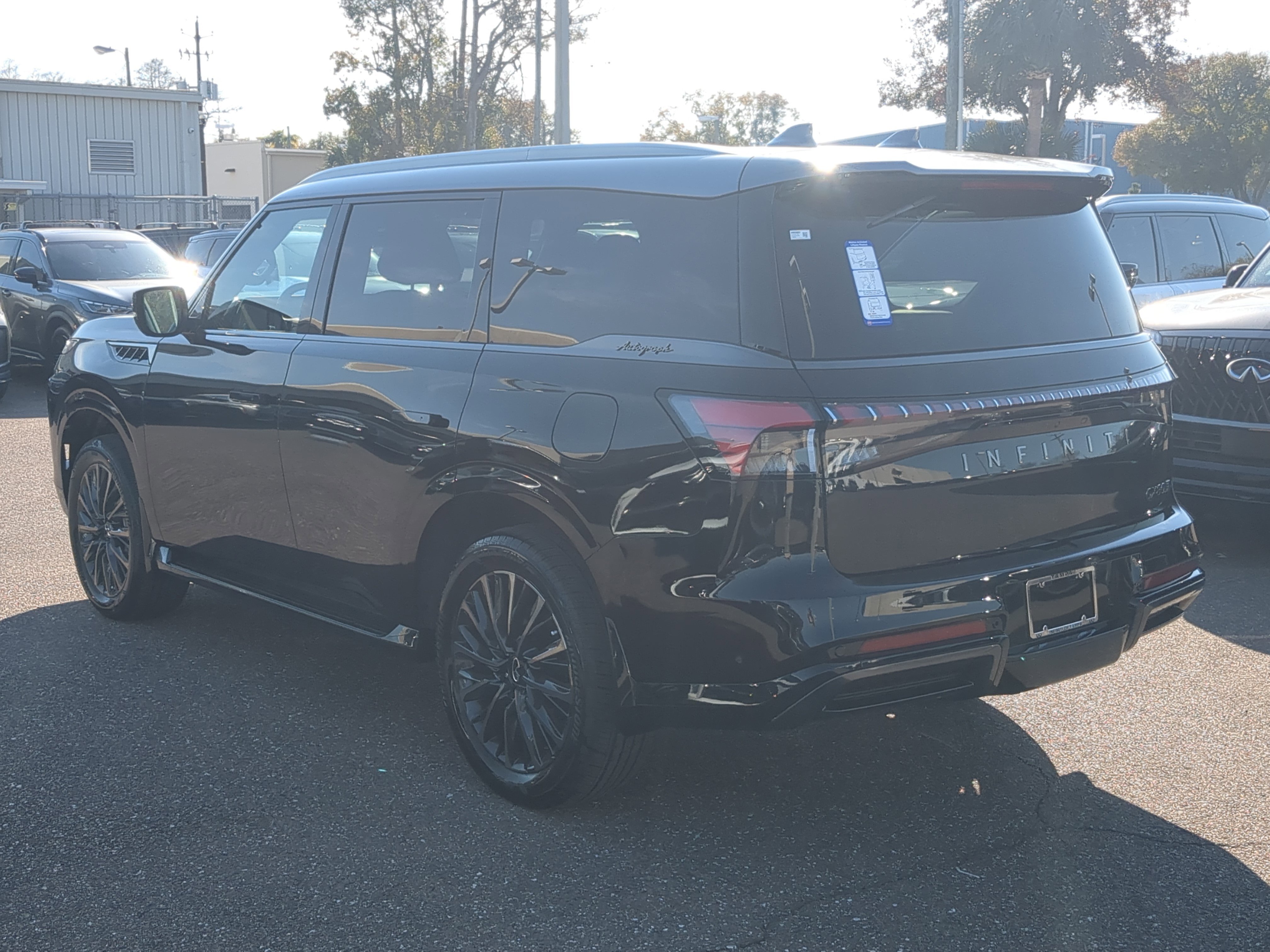 New 2026 INFINITI QX80 Autograph w/ Premium Cargo Package image 4