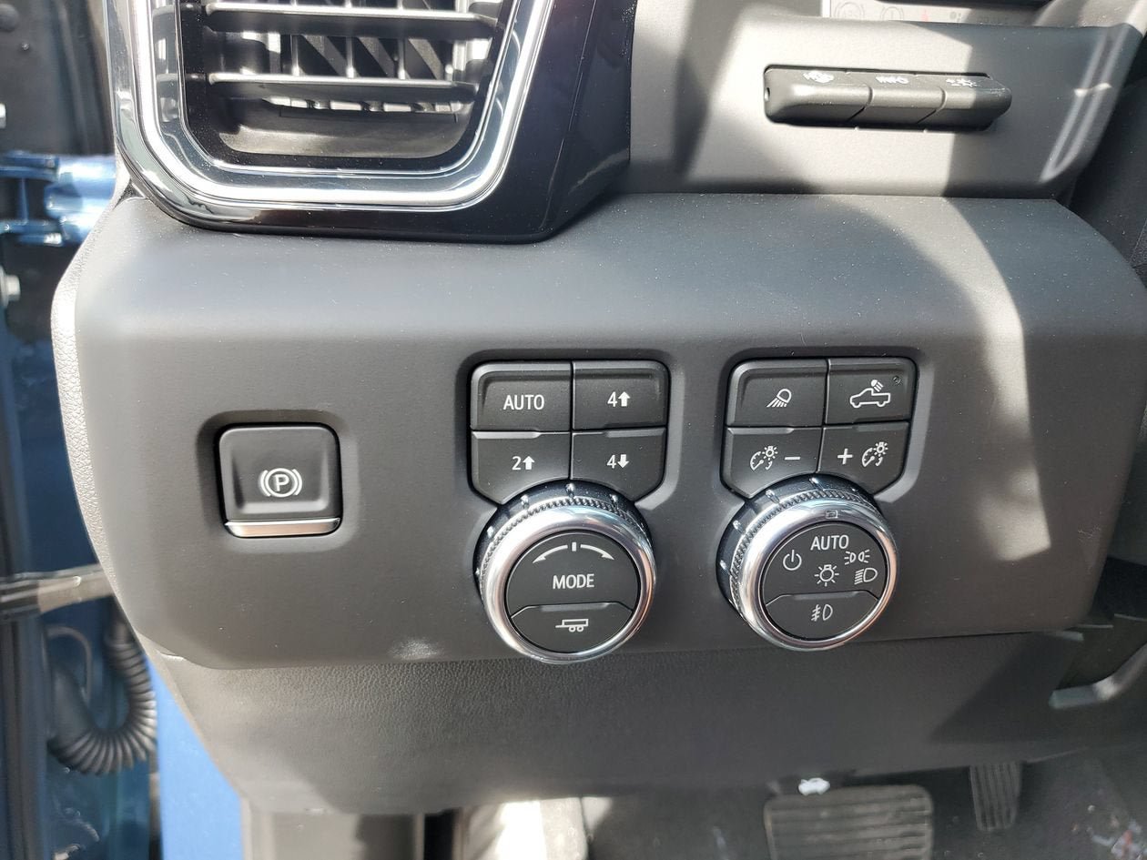New 2026 GMC Sierra 3500 Denali Ultimate AWD/4WD image 31