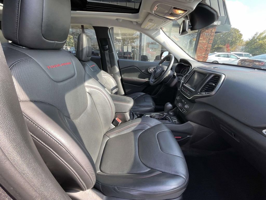 Used 2019 Jeep Cherokee Trailhawk image 15