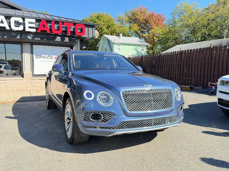 Used 2017 Bentley Bentayga AWD/4WD image 4