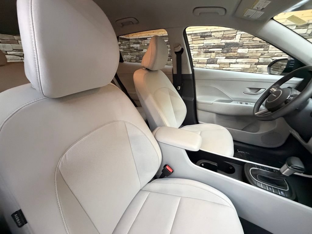 Used 2024 Hyundai Kona SEL AWD/4WD image 32