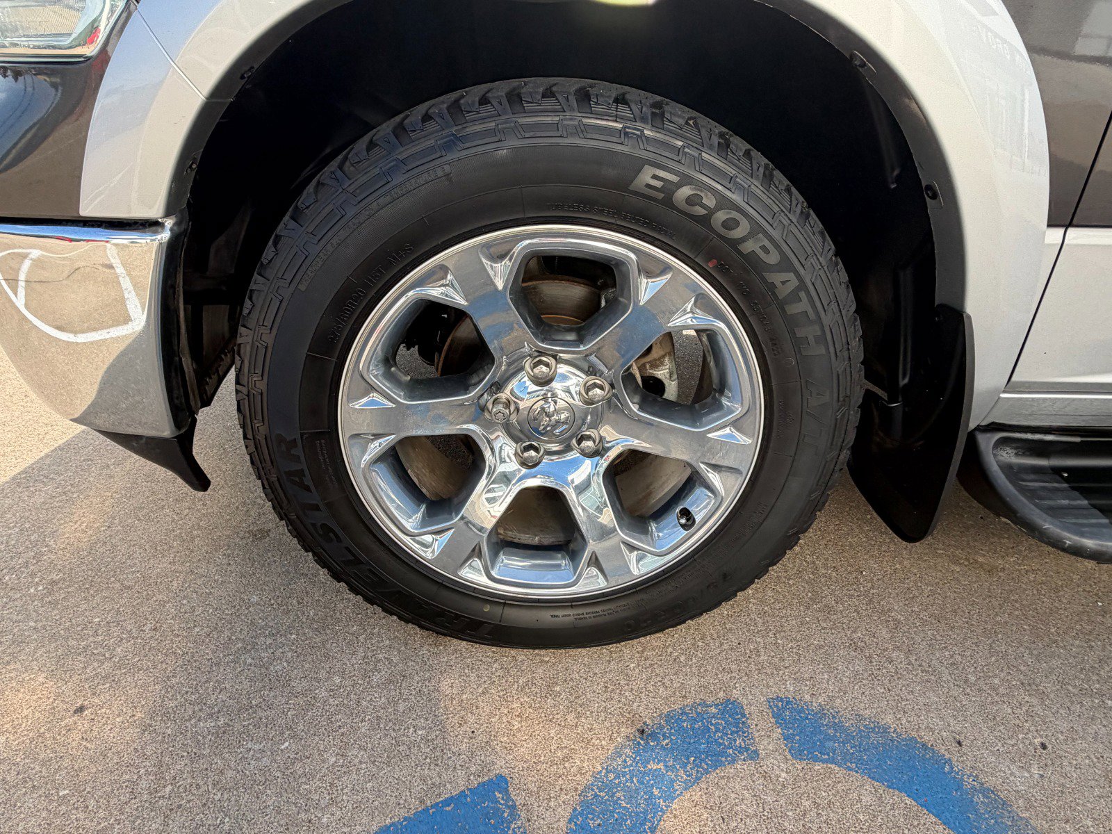 Used 2016 RAM 1500 Laramie w/ Convenience Group image 4