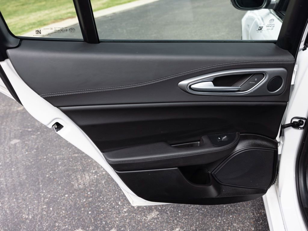 Used 2024 Alfa Romeo Giulia Veloce image 44