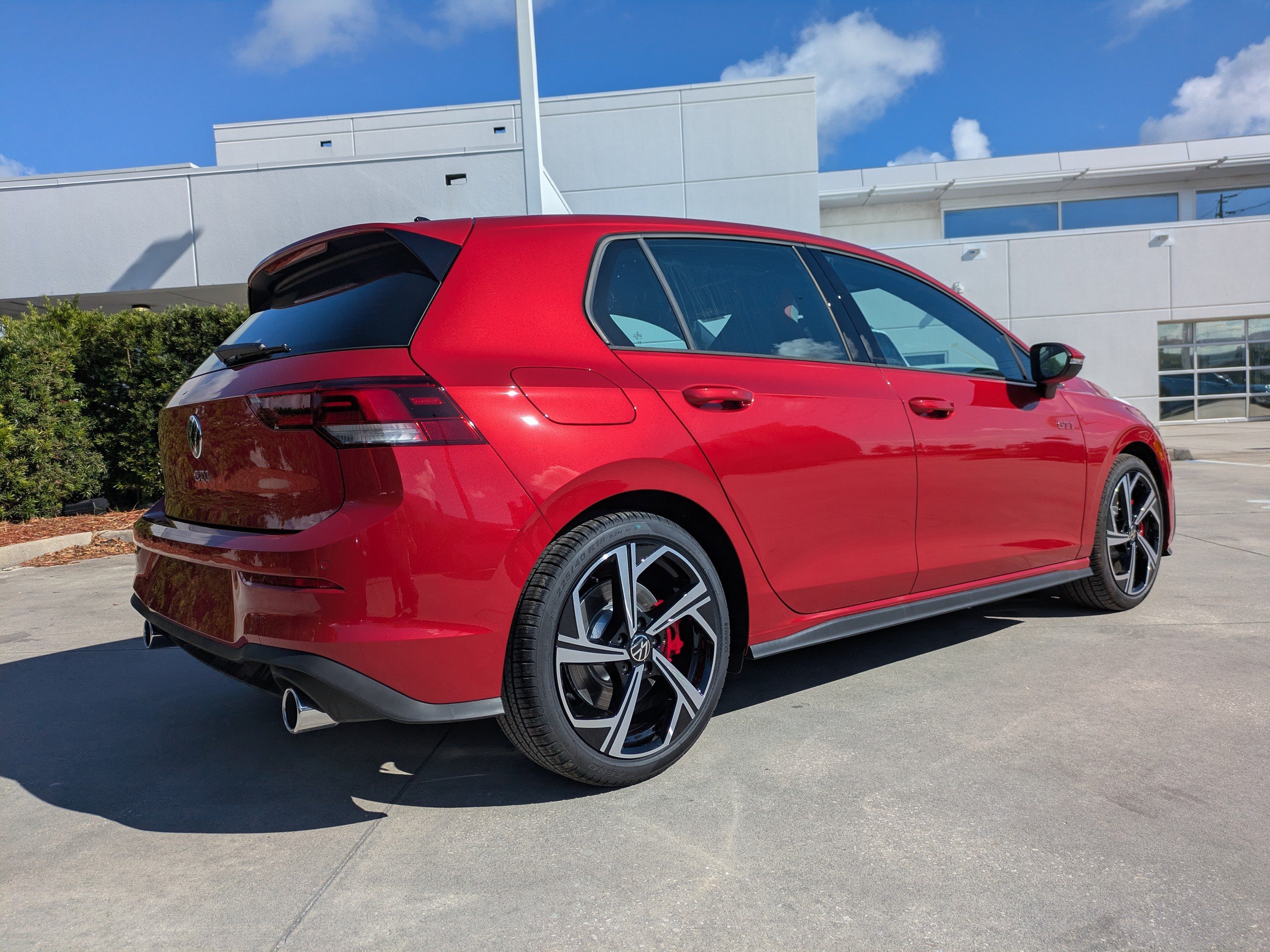 New 2026 Volkswagen GTI SE FWD image 4