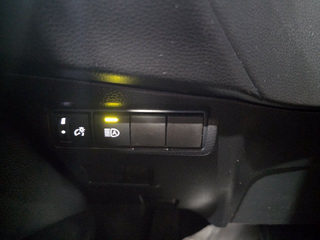 Used 2024 Toyota Corolla Cross LE AWD/4WD image 18