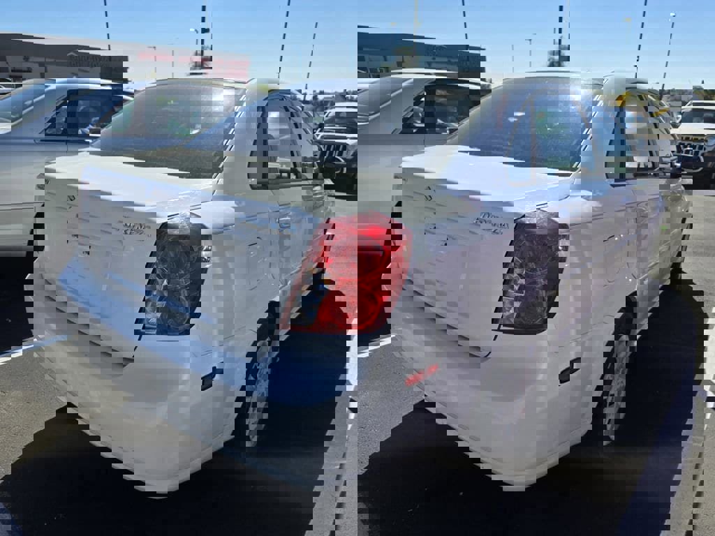 Used 2007 Suzuki Forenza Sedan image 4