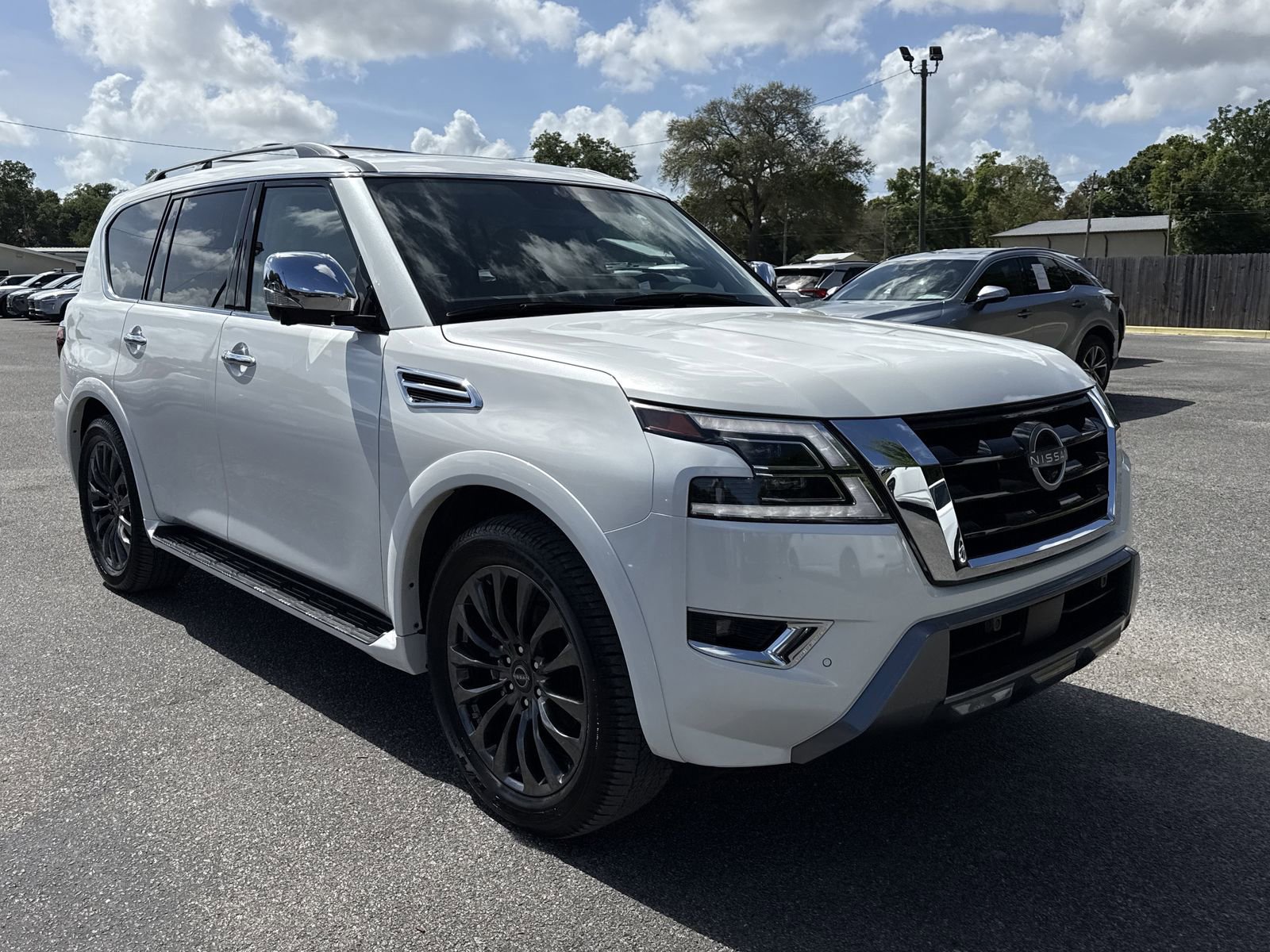 Used 2024 Nissan Armada Platinum w/ Captain's Chairs Package image 7