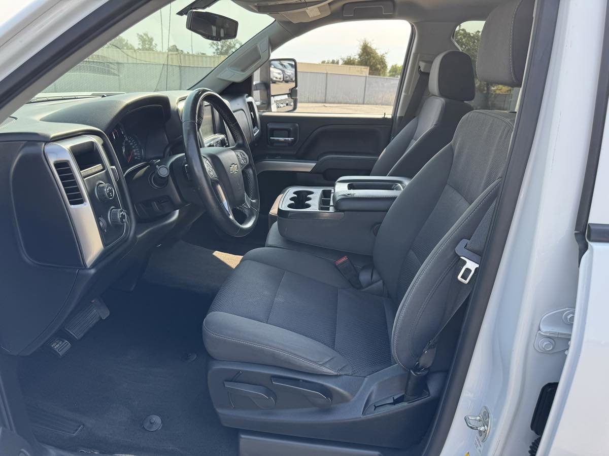 Used 2018 Chevrolet Silverado 1500 LT w/ Trailering Package AWD/4WD image 24