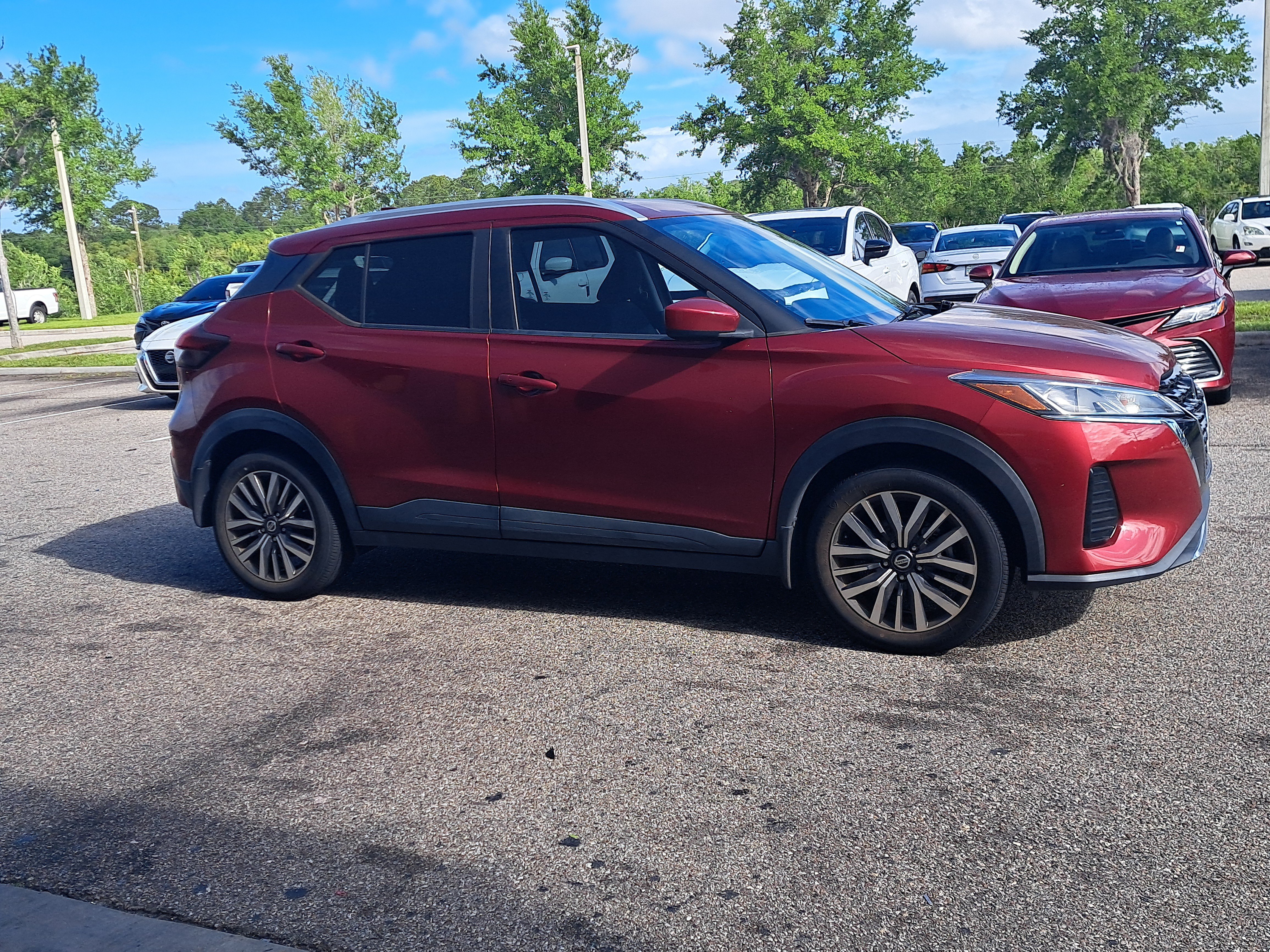 Certified 2021 Nissan Kicks SV FWD image 4