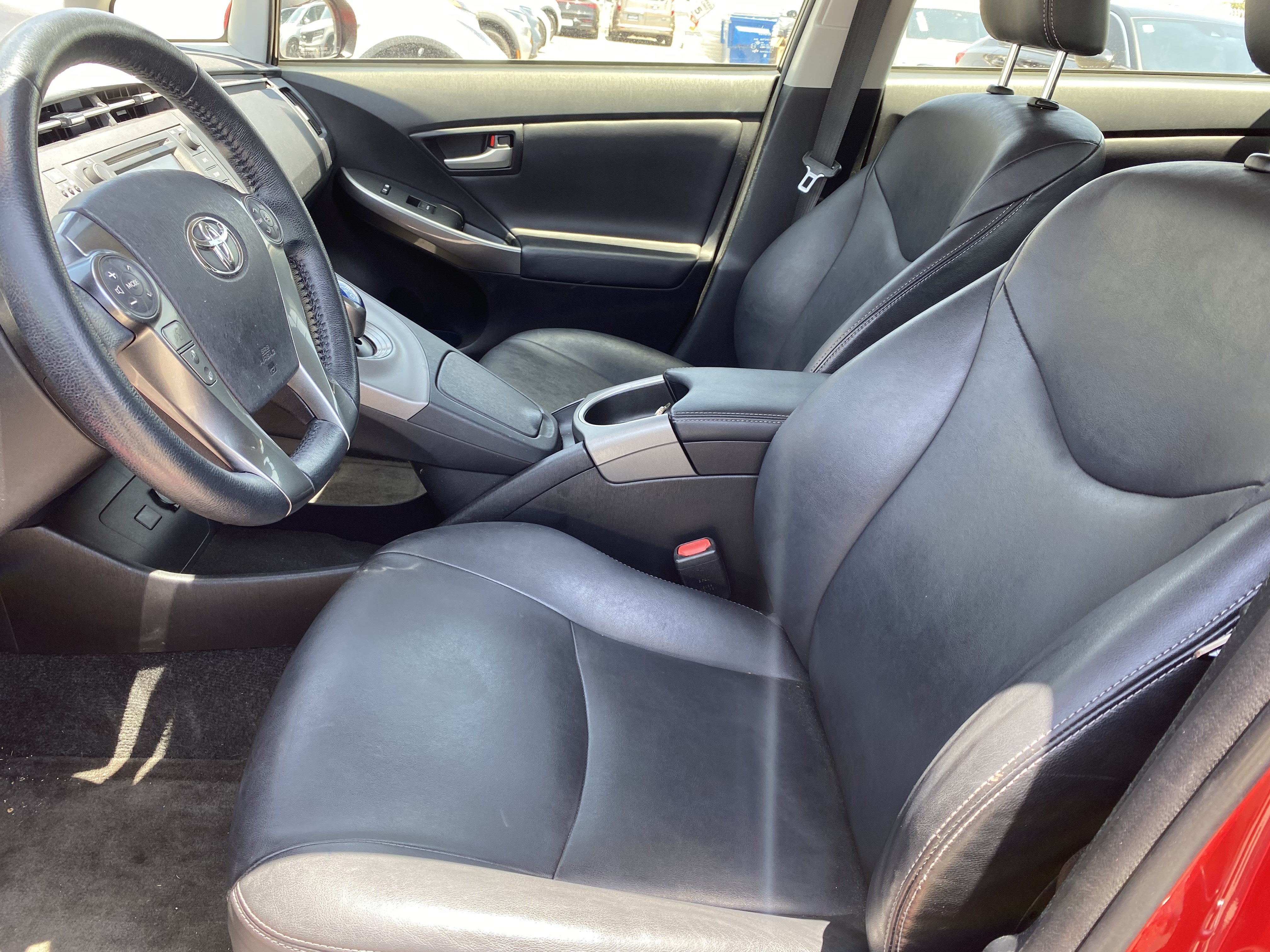 Used 2015 Toyota Prius Persona Series FWD image 11