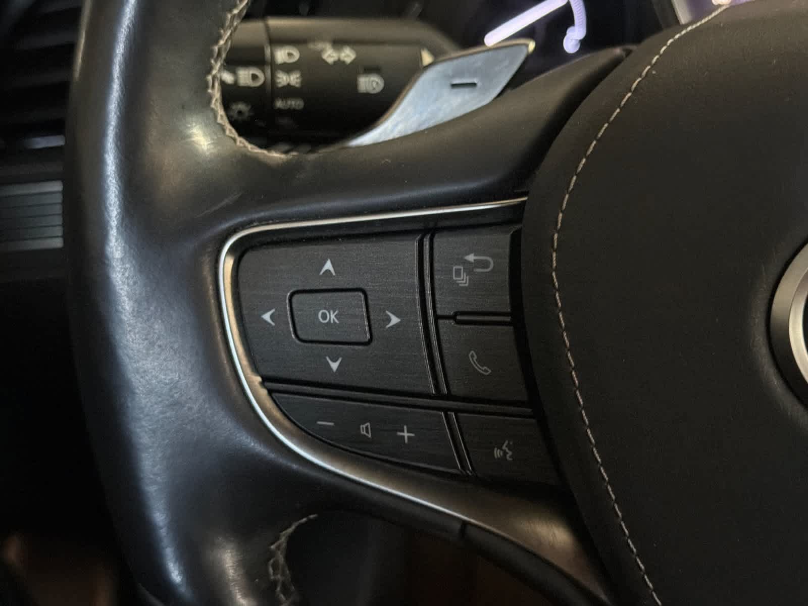 Used 2018 Lexus LS 500 w/ Interior Upgrade Package RWD image 25