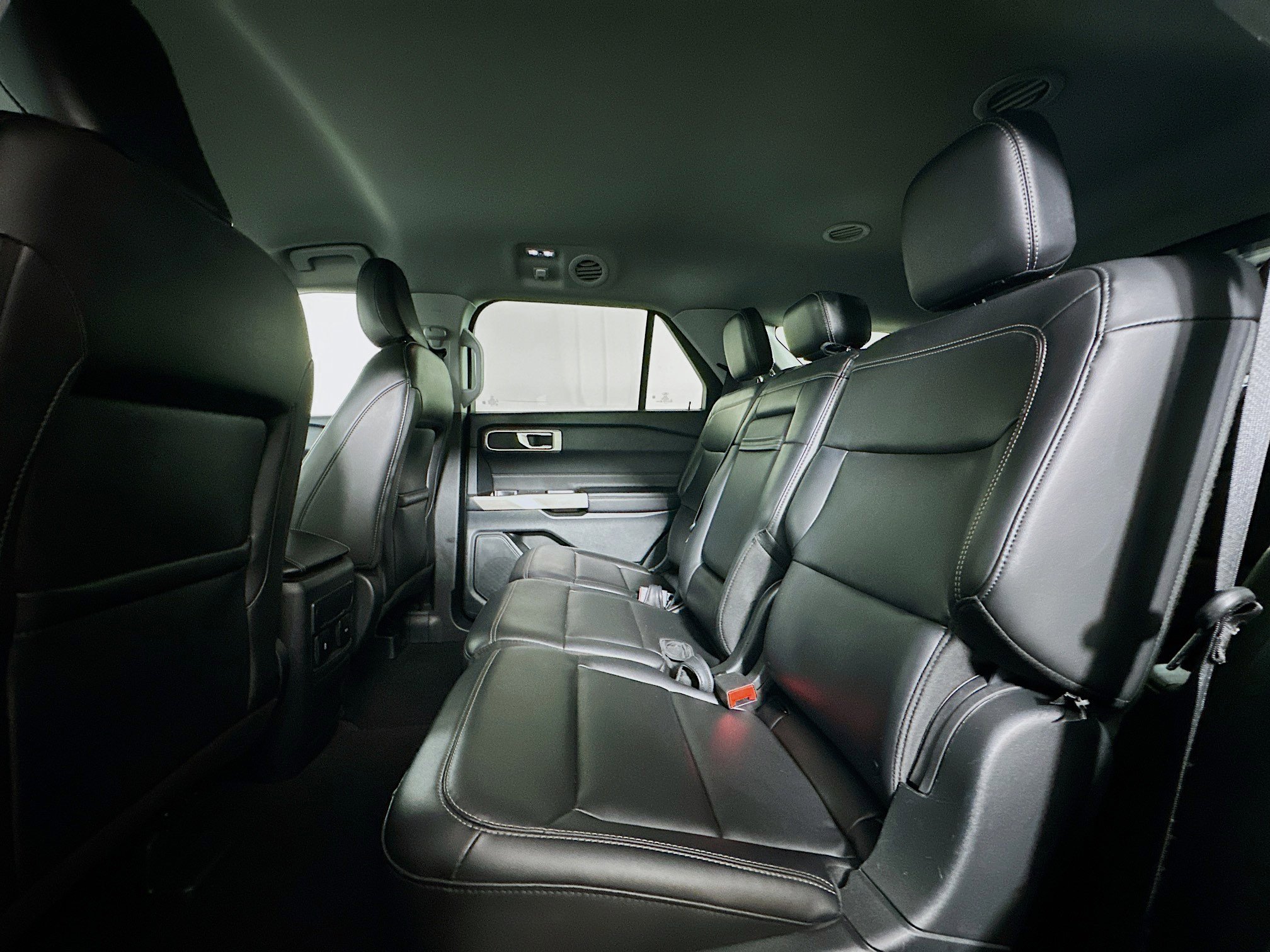 Used 2024 Ford Explorer XLT w/ Equipment Group 202A image 27