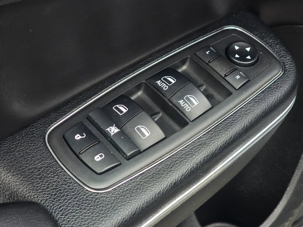 Used 2018 Chrysler 300 Touring w/ Sport Appearance Package RWD image 20